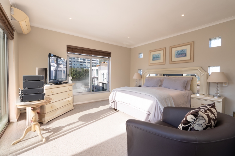 4 Bedroom Property for Sale in Bantry Bay Western Cape